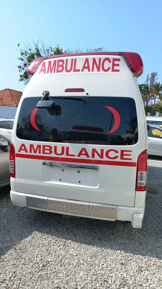 Toyota HiAce 2015 White