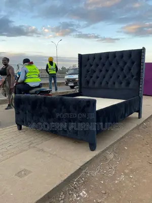 5/6 Tufted Bed