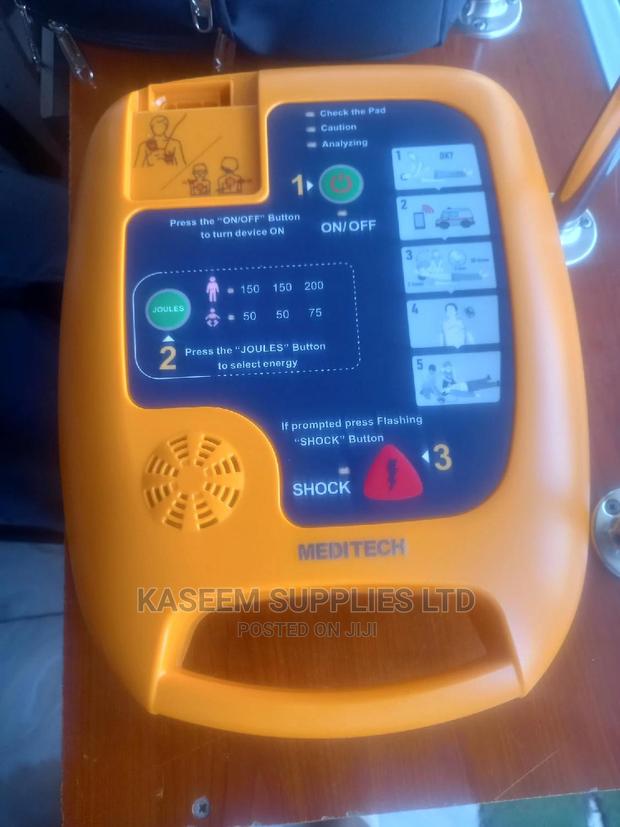 Defibrilator AED - main view