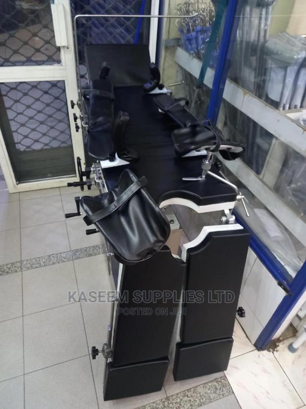 Hydraulic Theater Table