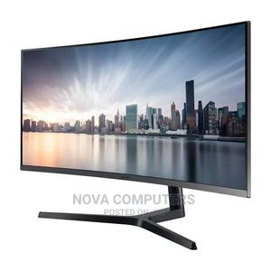 Samsung 27" Essential Curved Monitor