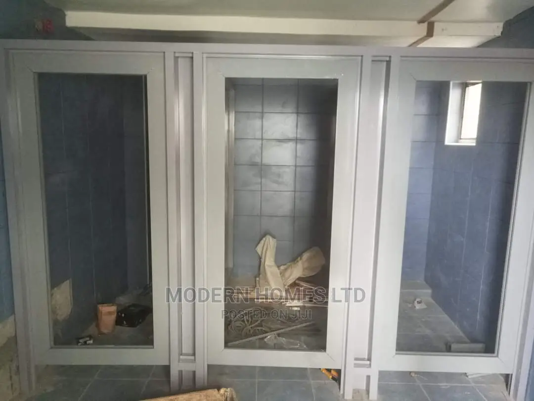 Aluminium and Board Partitioning for Public Toilets