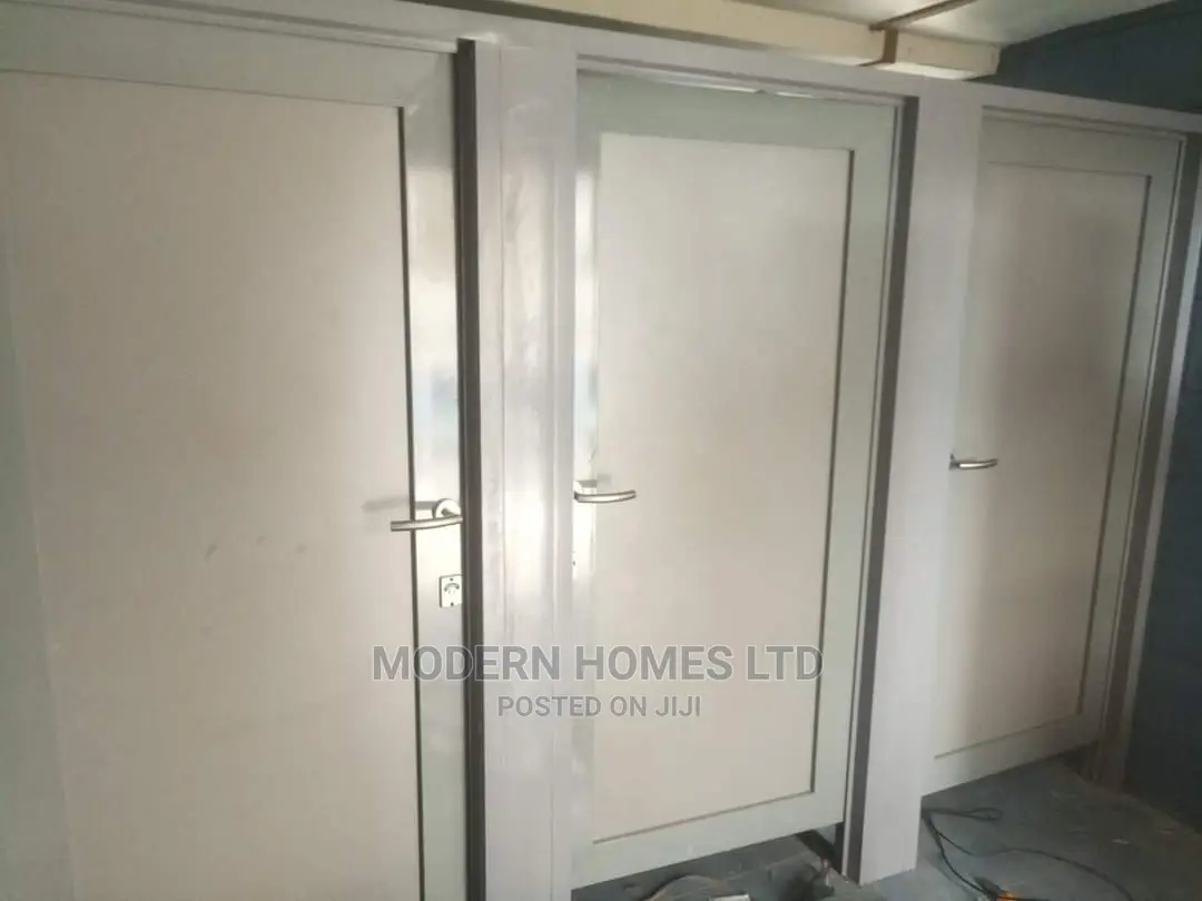 Aluminium and Board Partitioning for Public Toilets