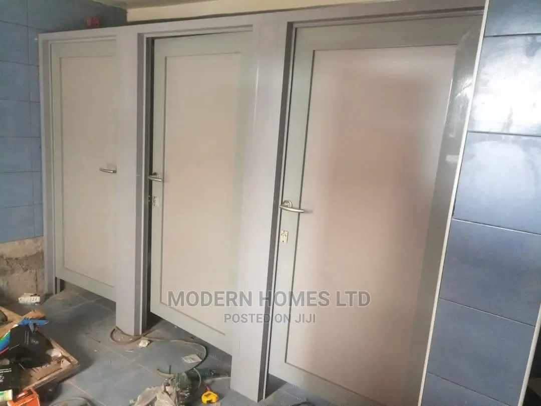 Aluminium and Board Partitioning for Public Toilets