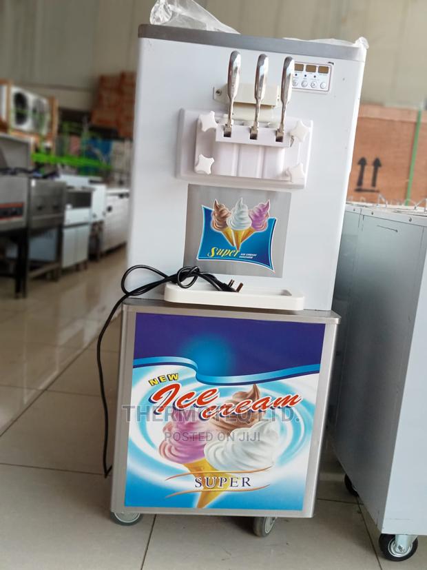 Ice Cream Machine - main view