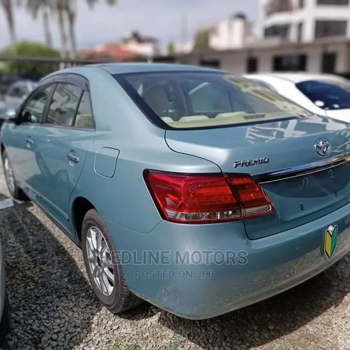 Toyota Premio 1.8 AWD 2017 Green