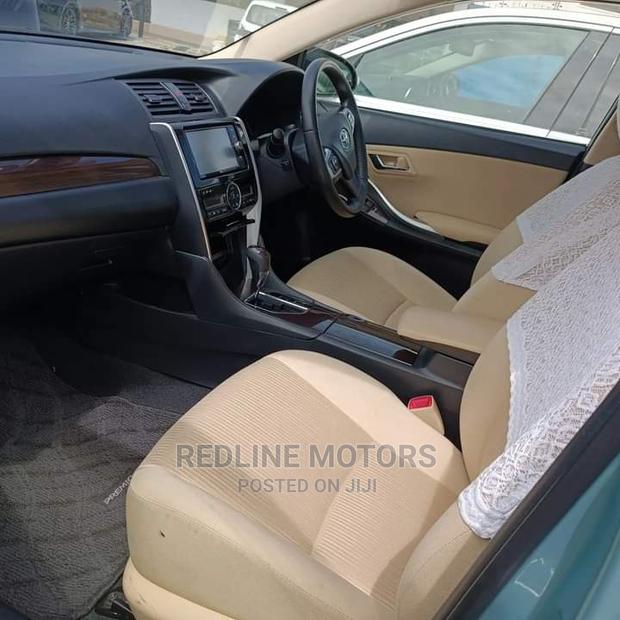 Toyota Premio 1.8 AWD 2017 Green - thumbnail 3