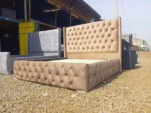 6/6 Tufted Bed