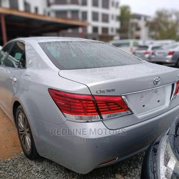 Toyota Crown 2016 Silver - thumbnail 5