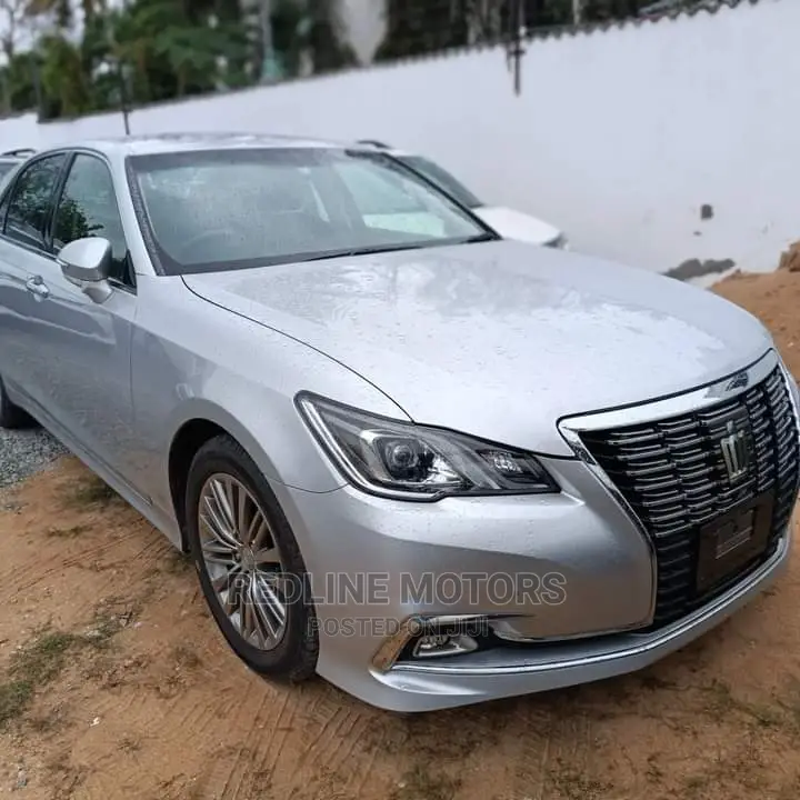 Toyota Crown 2016 Silver