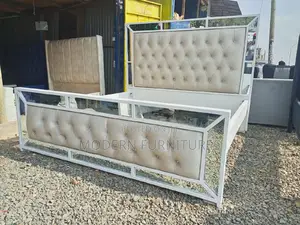 6/6 Tufted Bed