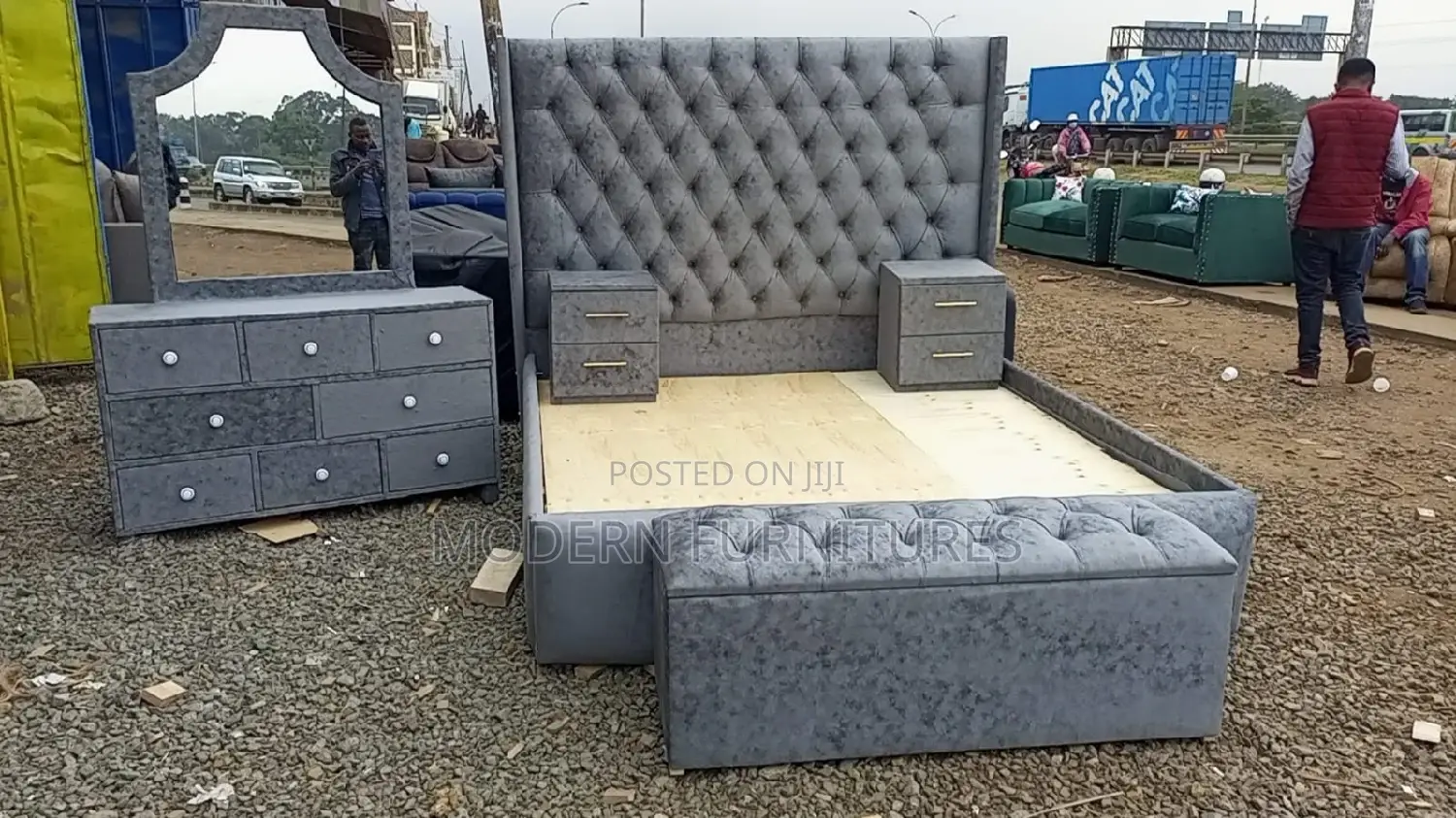 6/6 Tufted Bed
