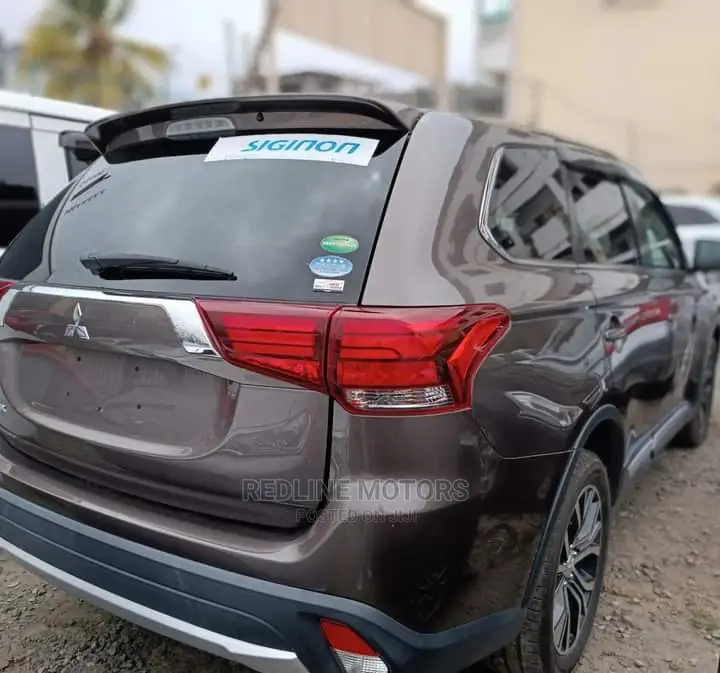 Mitsubishi Outlander 2017 Brown