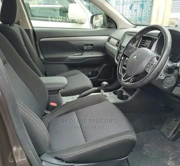 Mitsubishi Outlander 2017 Brown