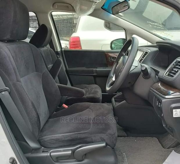Honda Odyssey 2.4 Absolute 2WD 2016 Pearl - thumbnail 2