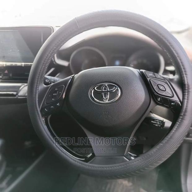 Toyota C-Hr 2017 White - thumbnail 4