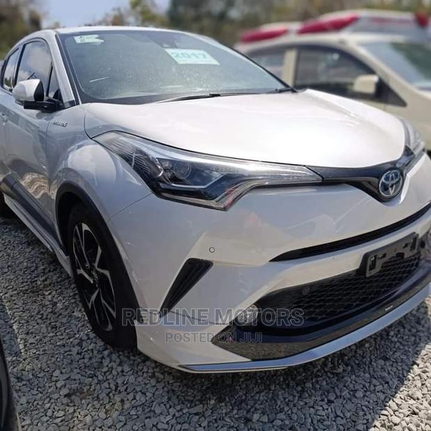 Toyota C-Hr 2017 White - thumbnail 2