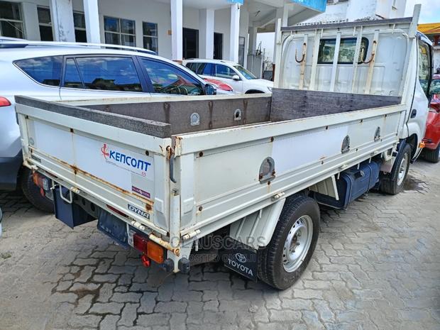 Toyota Dyna 4wd - thumbnail 10