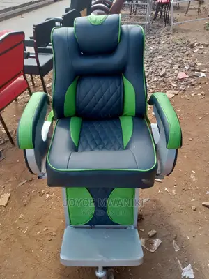 Kinyozi Chair