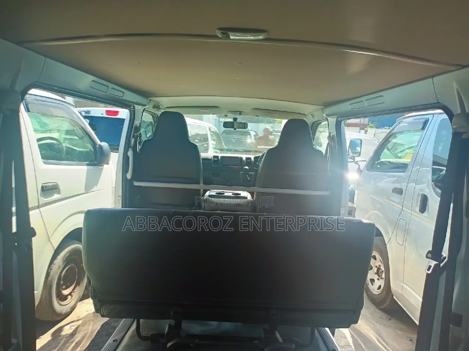 Toyota HiAce 2015 Silver