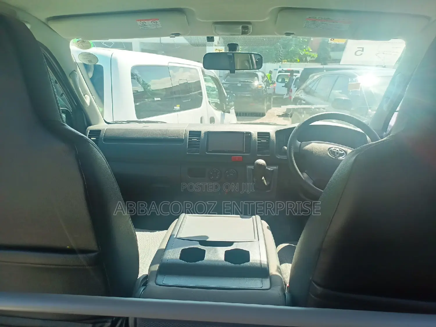 Toyota HiAce 2015 Silver