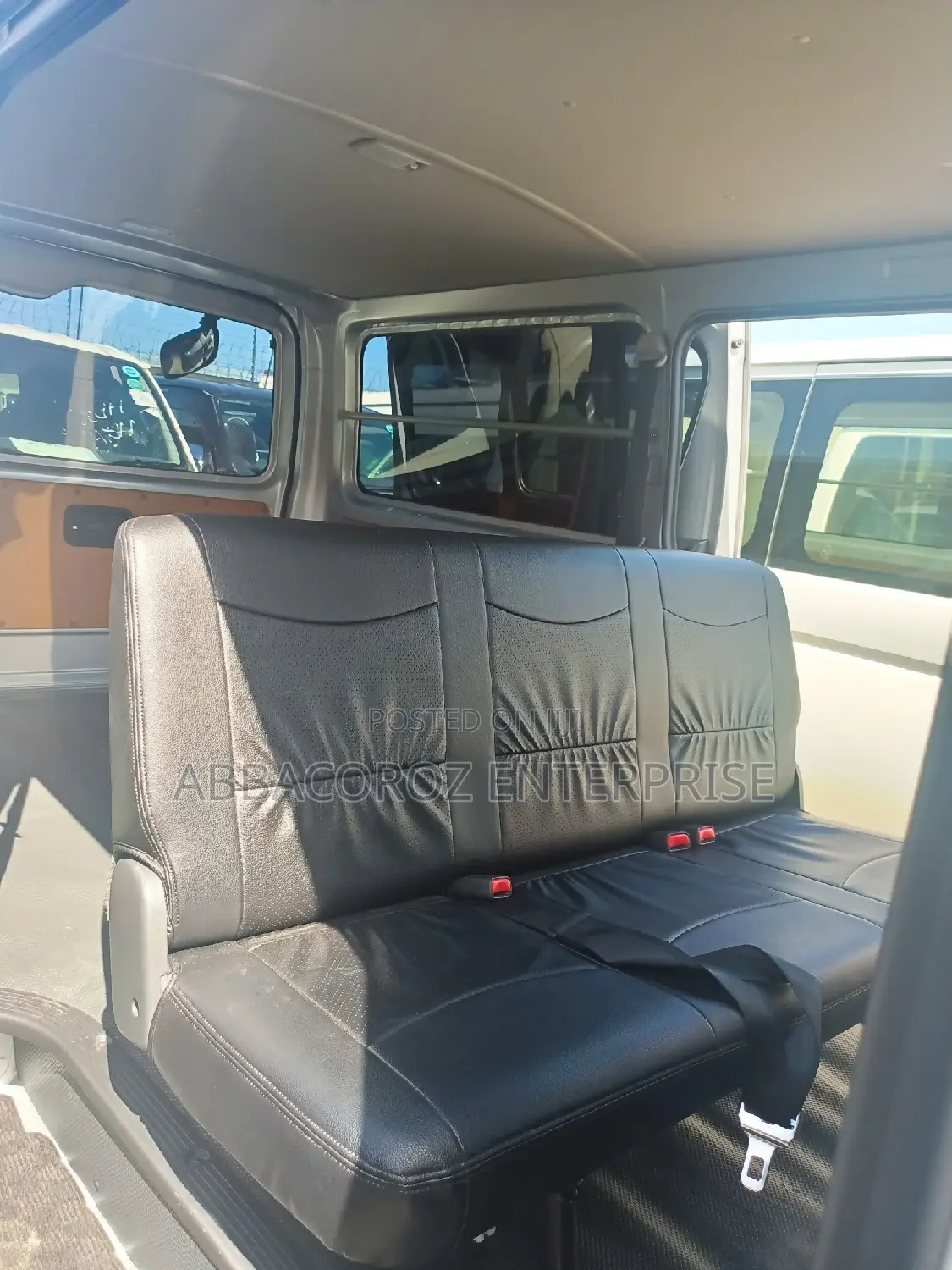 Toyota HiAce 2015 Silver