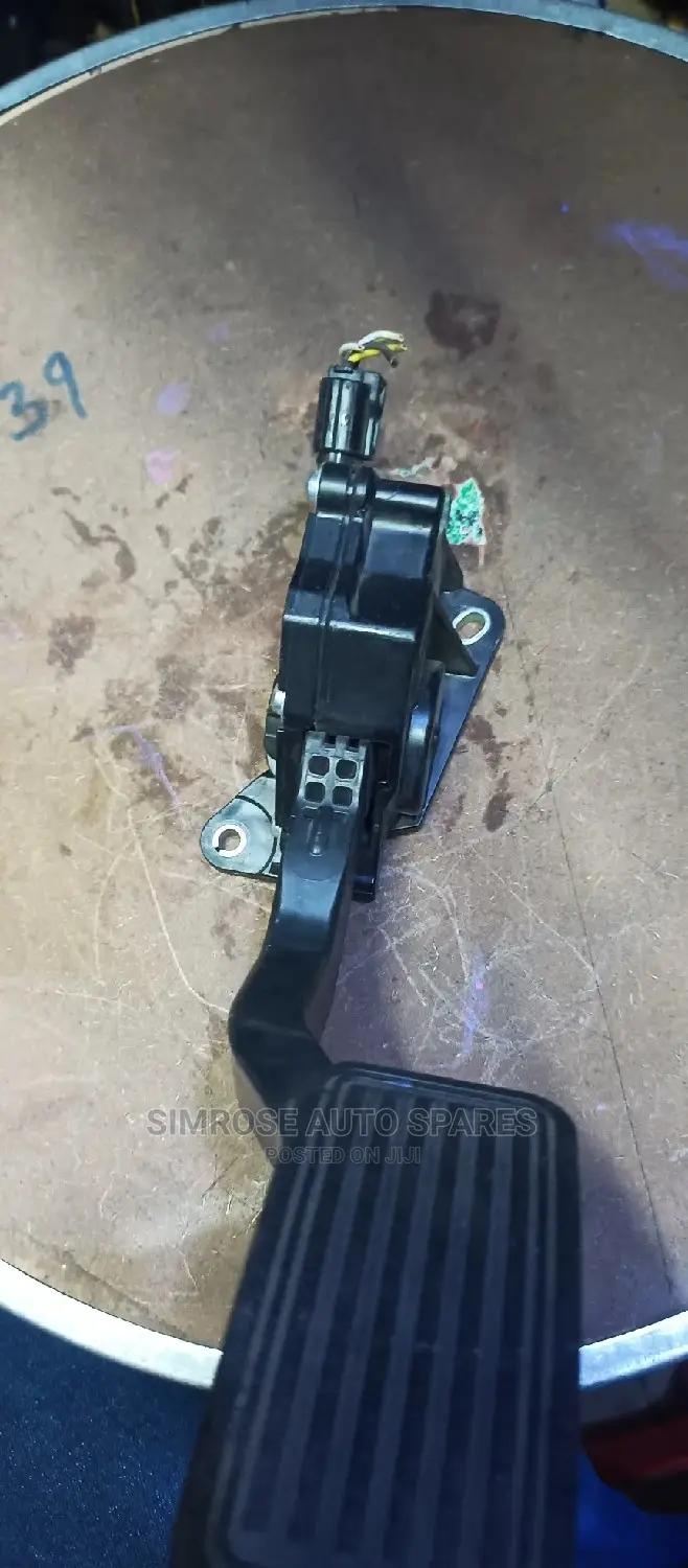 Mazda 7 Throttle Pedal Accelerator
