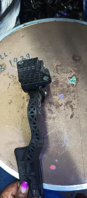 Mazda 7 Throttle Pedal Accelerator