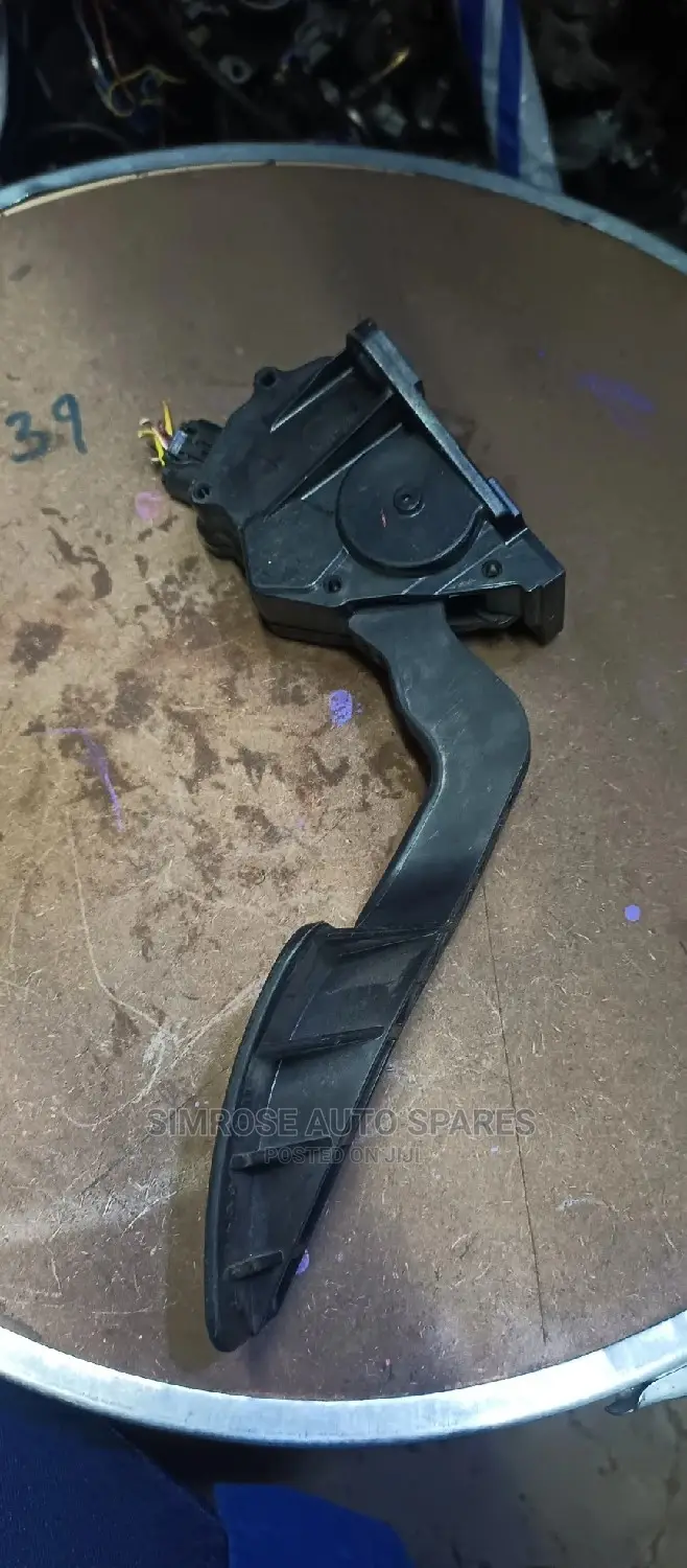 Mazda 7 Throttle Pedal Accelerator