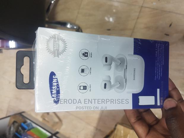 Samsung Airpods Short - main view