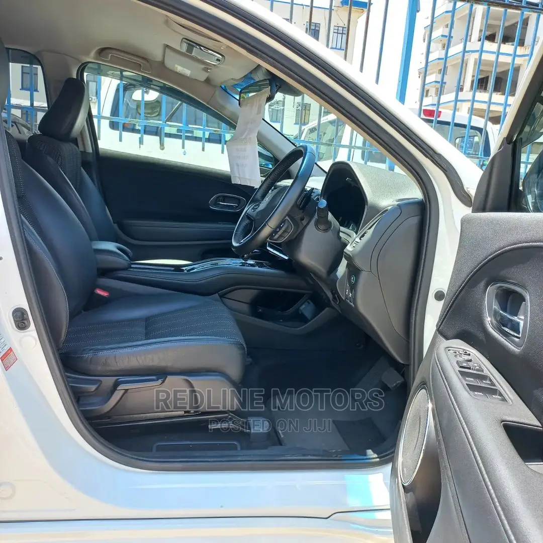 Honda Vezel 1.5 Hybrid 4WD 2016 White
