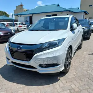 Honda Vezel 1.5 Hybrid 4WD 2016 White
