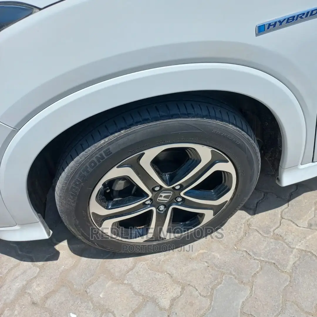 Honda Vezel 1.5 Hybrid 4WD 2016 White