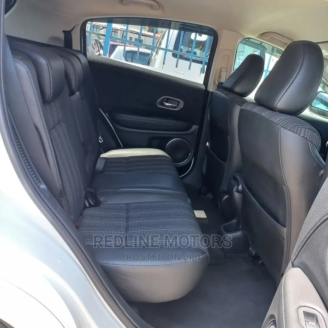 Honda Vezel 1.5 Hybrid 4WD 2016 White