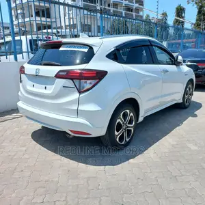 Honda Vezel 1.5 Hybrid 4WD 2016 White