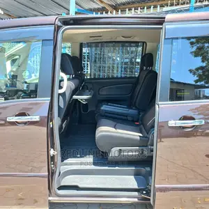 Nissan Serena 2017 Brown