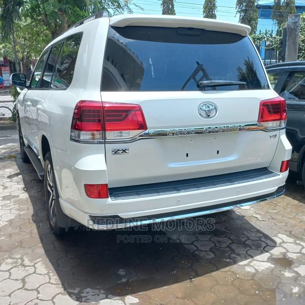 Toyota Land Cruiser Prado 2016 Off White - thumbnail 5