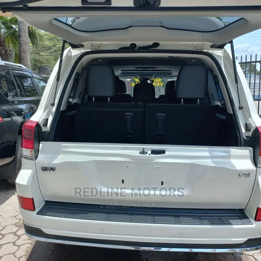 Toyota Land Cruiser Prado 2016 Off White