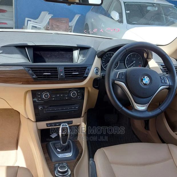 BMW X1 xDrive28i AWD 2016 White - thumbnail 3