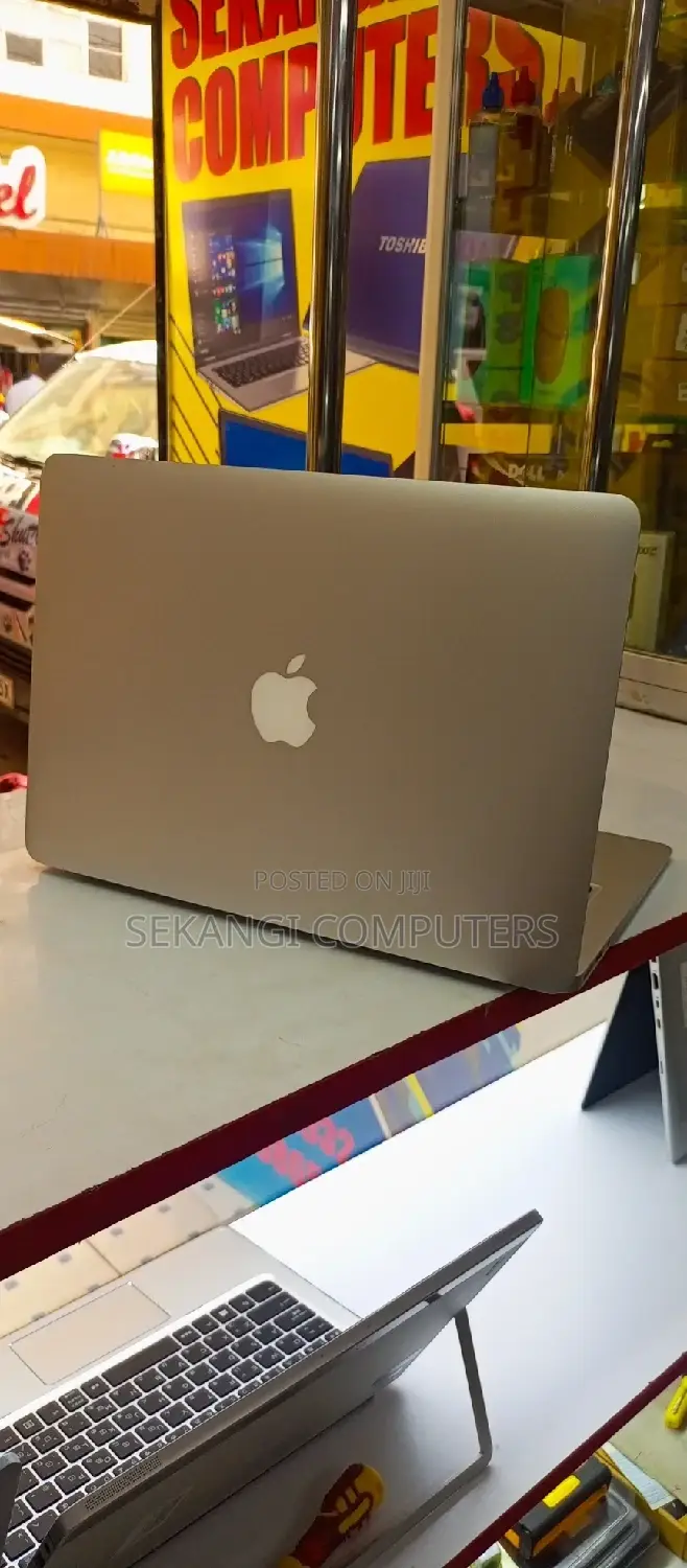 Laptop Apple MacBook Air 4GB Intel Core I5 SSD 250GB
