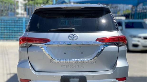 Toyota Fortuner 2016 Silver - thumbnail 7