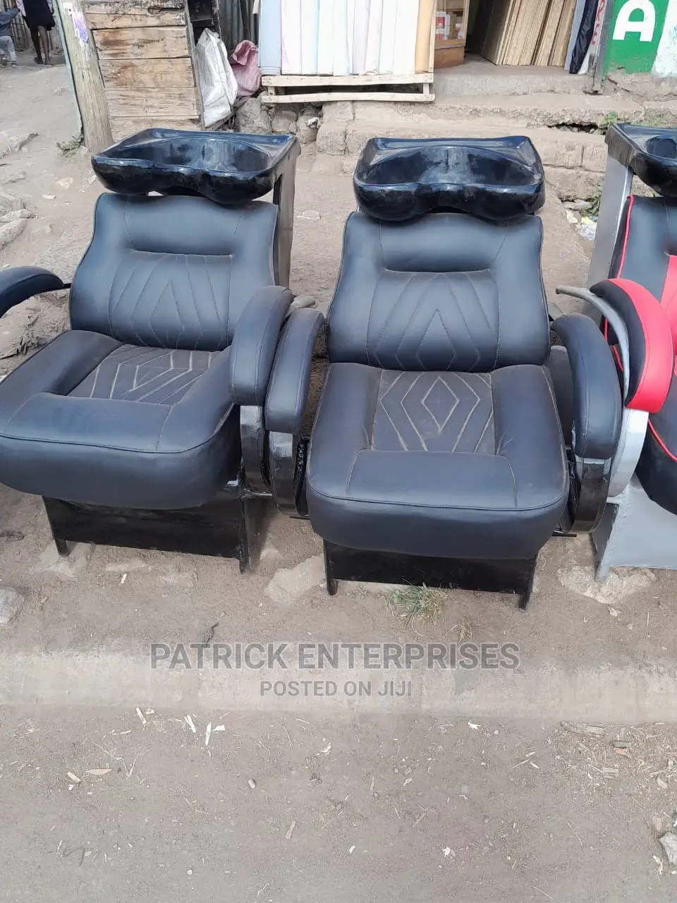 Executive Salon Chairs With a Sink