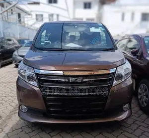 Toyota Noah 2.0 AWD (7 Seater) 2016 Brown