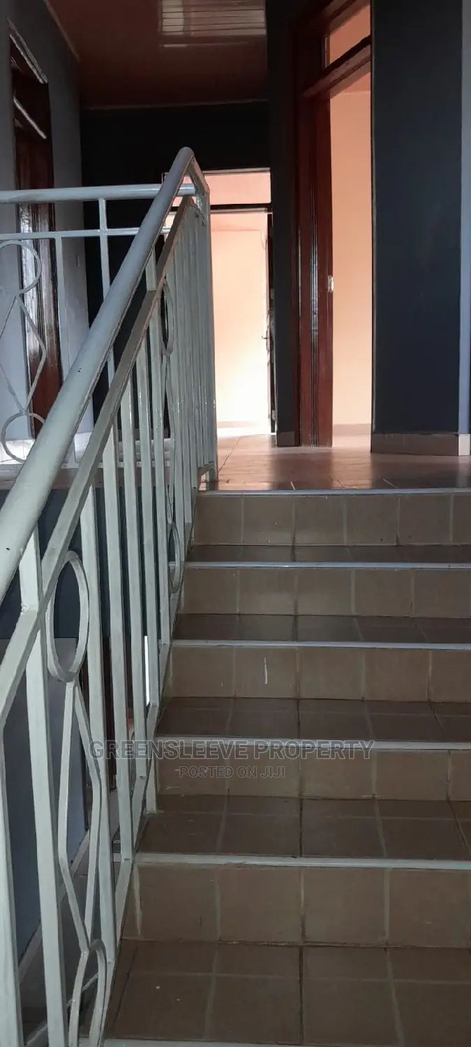 6bdrm Townhouse / Terrace in Bongain, Karen for rent
