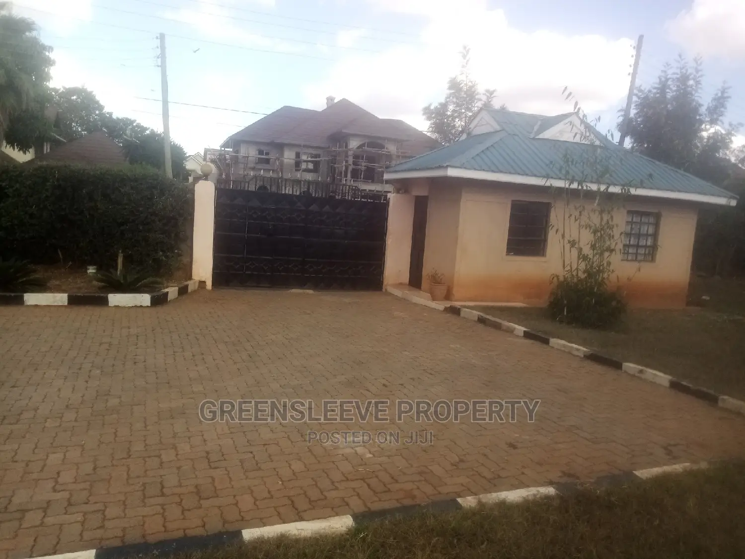 6bdrm Townhouse / Terrace in Bongain, Karen for rent