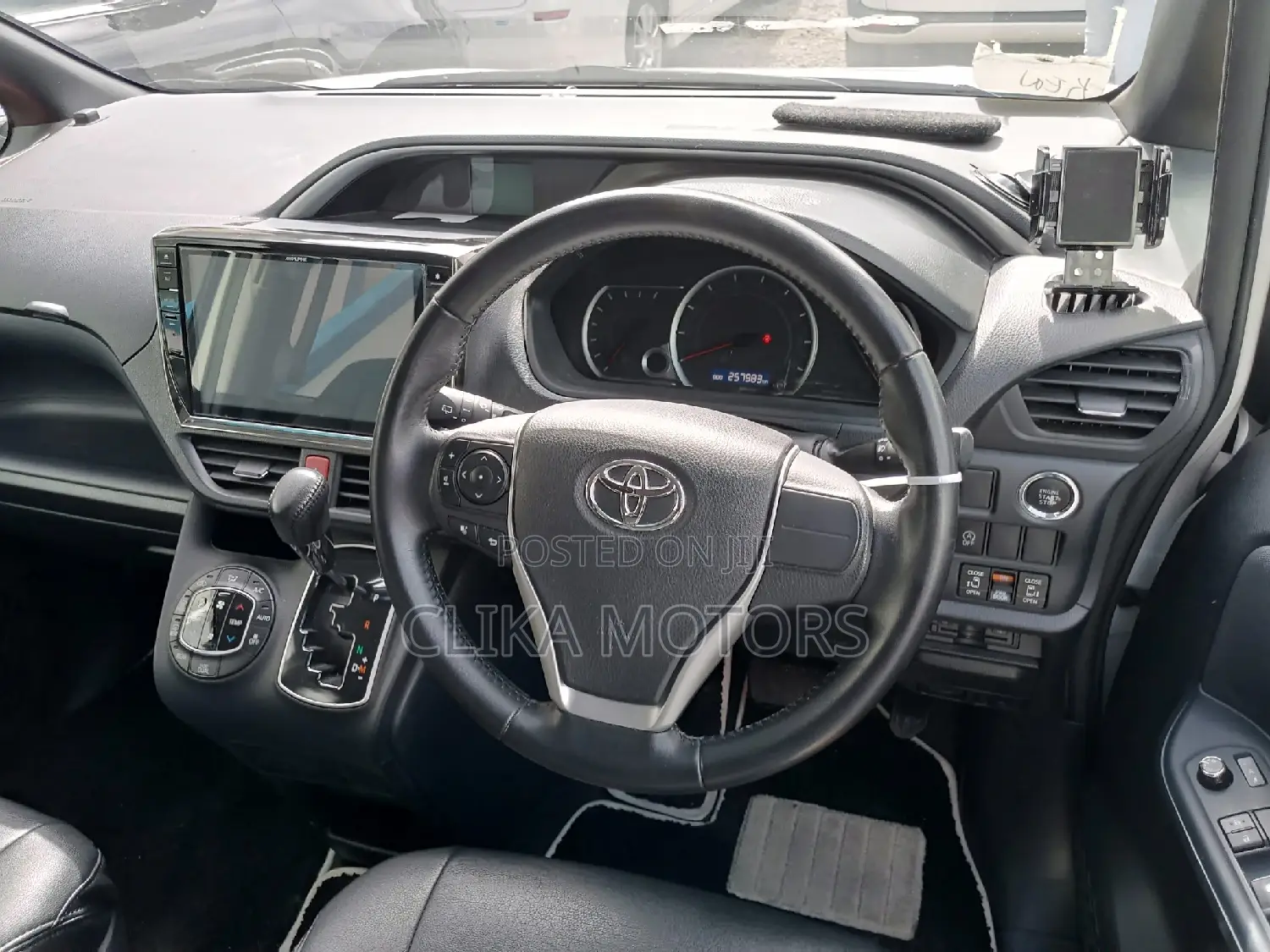 Toyota Voxy 2016 White