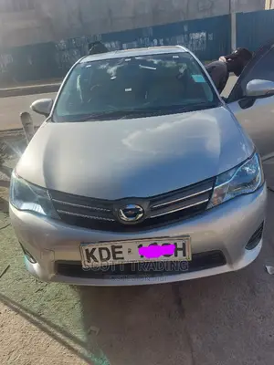 Toyota Fielder 2015 Front Windscreen