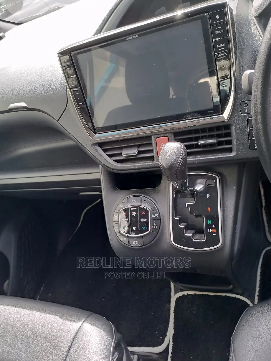 Toyota Voxy 2016 White