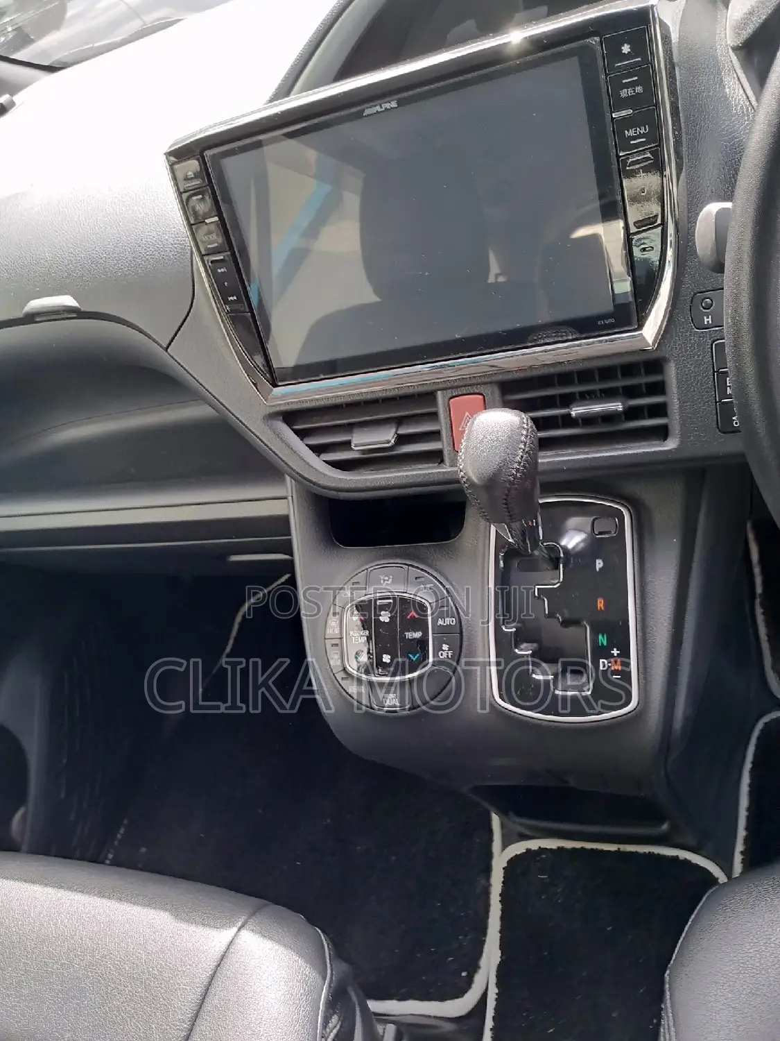 Toyota Voxy 2016 White