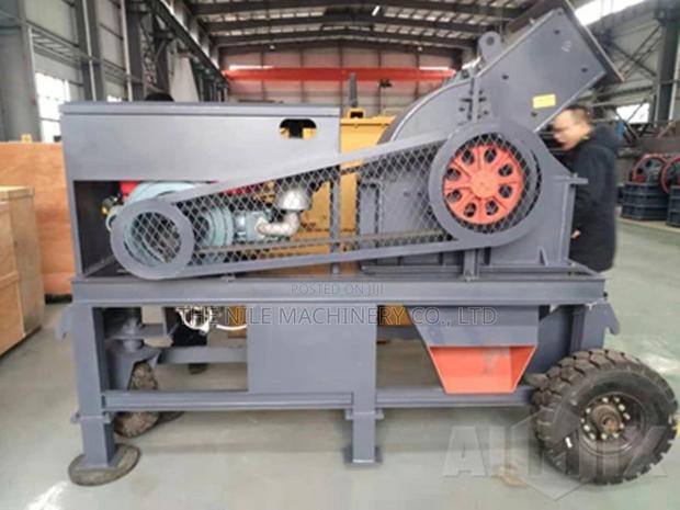 Diesel Engine Gold Ore Small Mini Stone Hammer Mill Crusher